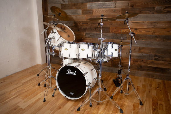 PEARL MASTERS PREMIUM MRP (CUSTOM SHELL) 7 PIECE DRUM KIT, ARCTIC WHITE  LACQUER (PRE-LOVED EX-ARTIST)