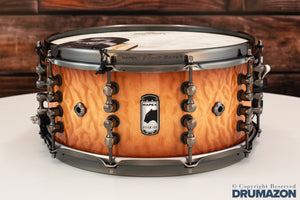 MAPEX BLACK PANTHER DESIGN LAB 14 X 6.5 VERSATUS MAPLE / MAHOGANY RUSS MILLER SIGNATURE SNARE DRUM, PEACH BURL BURST