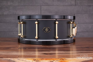 NOBLE & COOLEY 14 X 6 ALLOY CAST ALUMINIUM SNARE DRUM, BLACK WITH WOOD HOOPS (PRE-LOVED)