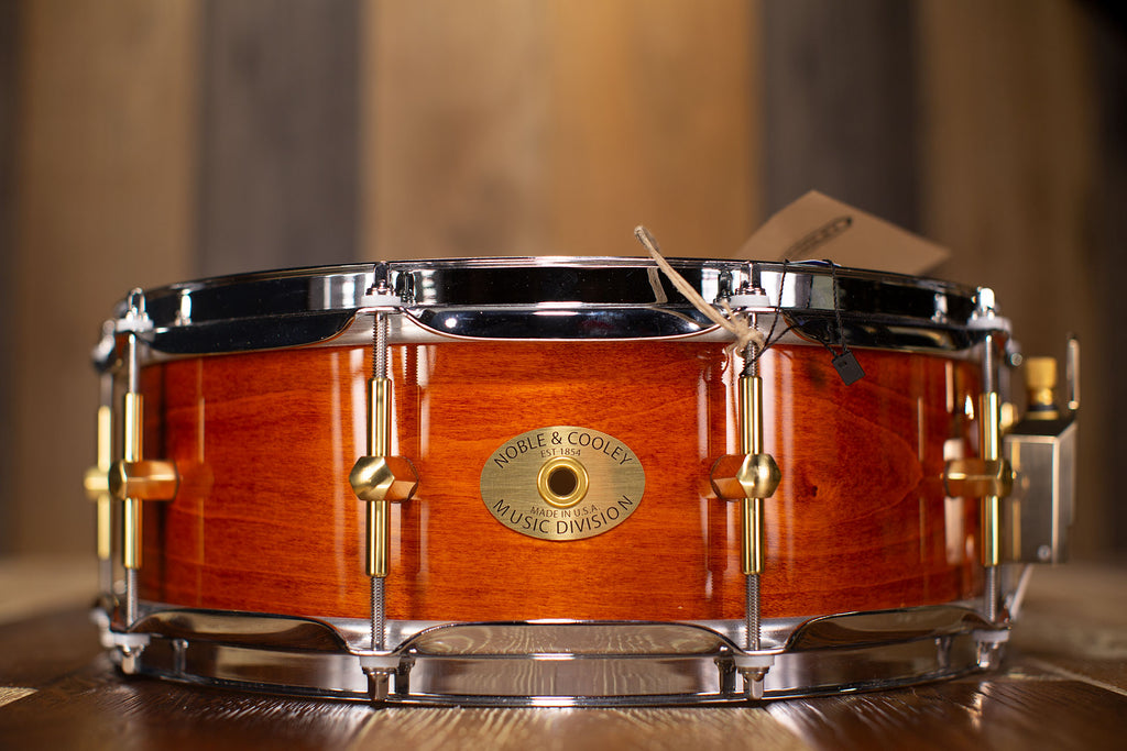 NOBLE & COOLEY 14 X 5 SS CLASSIC SOLID MAPLE SHELL SNARE DRUM, HONEY MAPLE GLOSS