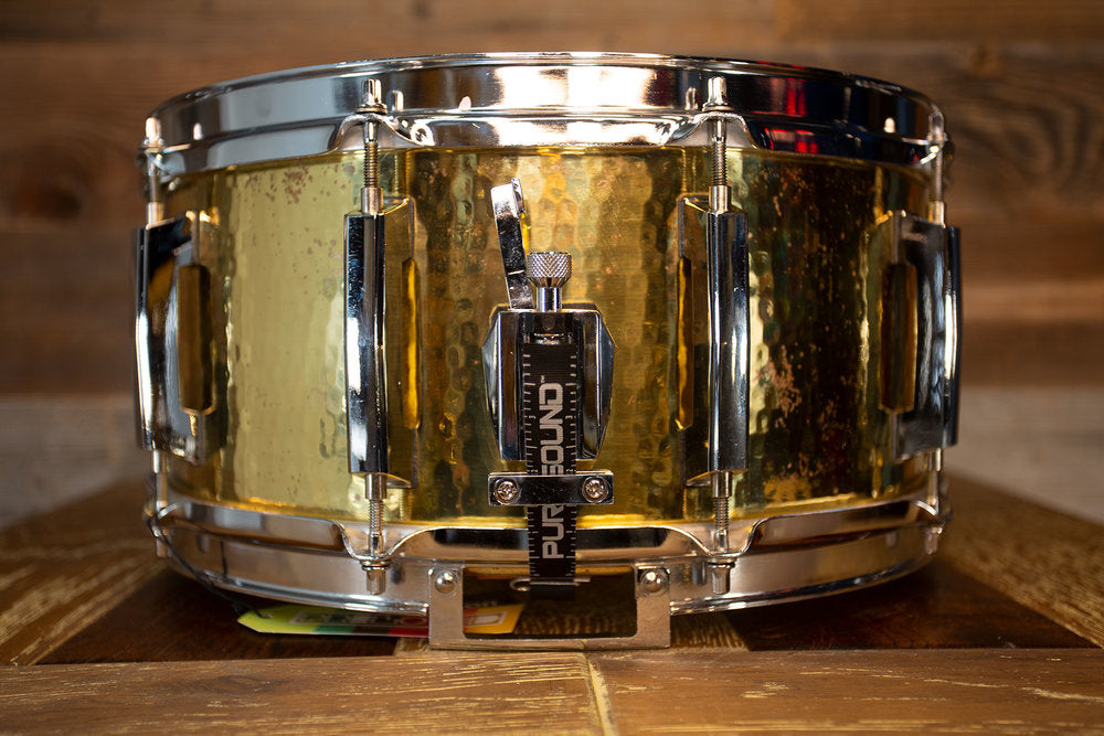 PEARL CUSTOM CLASSIC SERIES 14 X 6.5 HAMMERED BRASS SNARE DRUM