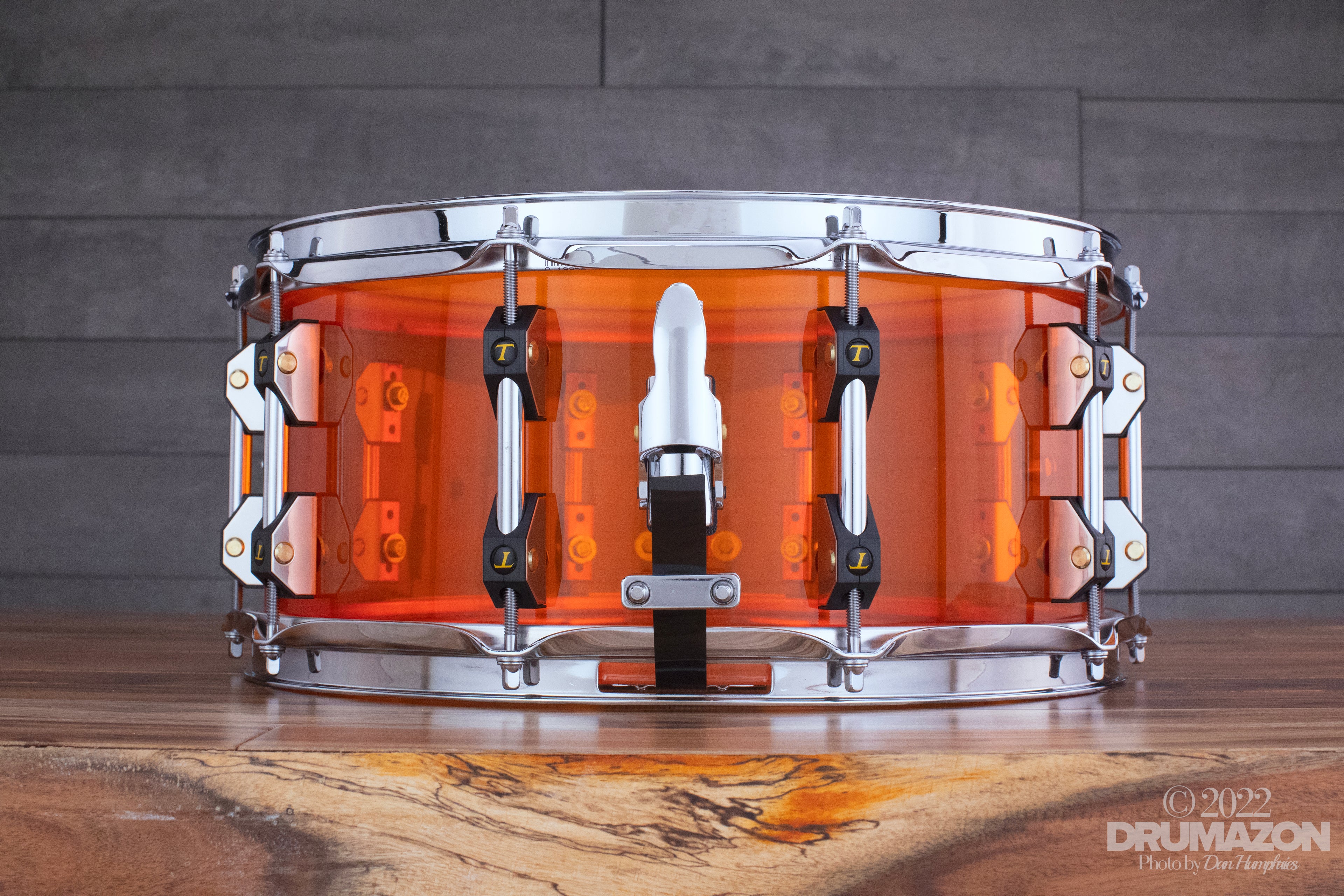 VOLUMENSKI AKRILNI SHELL SNARE DRUMVOLUMENSKI AKRILNI SHELL SNARE DRUM  