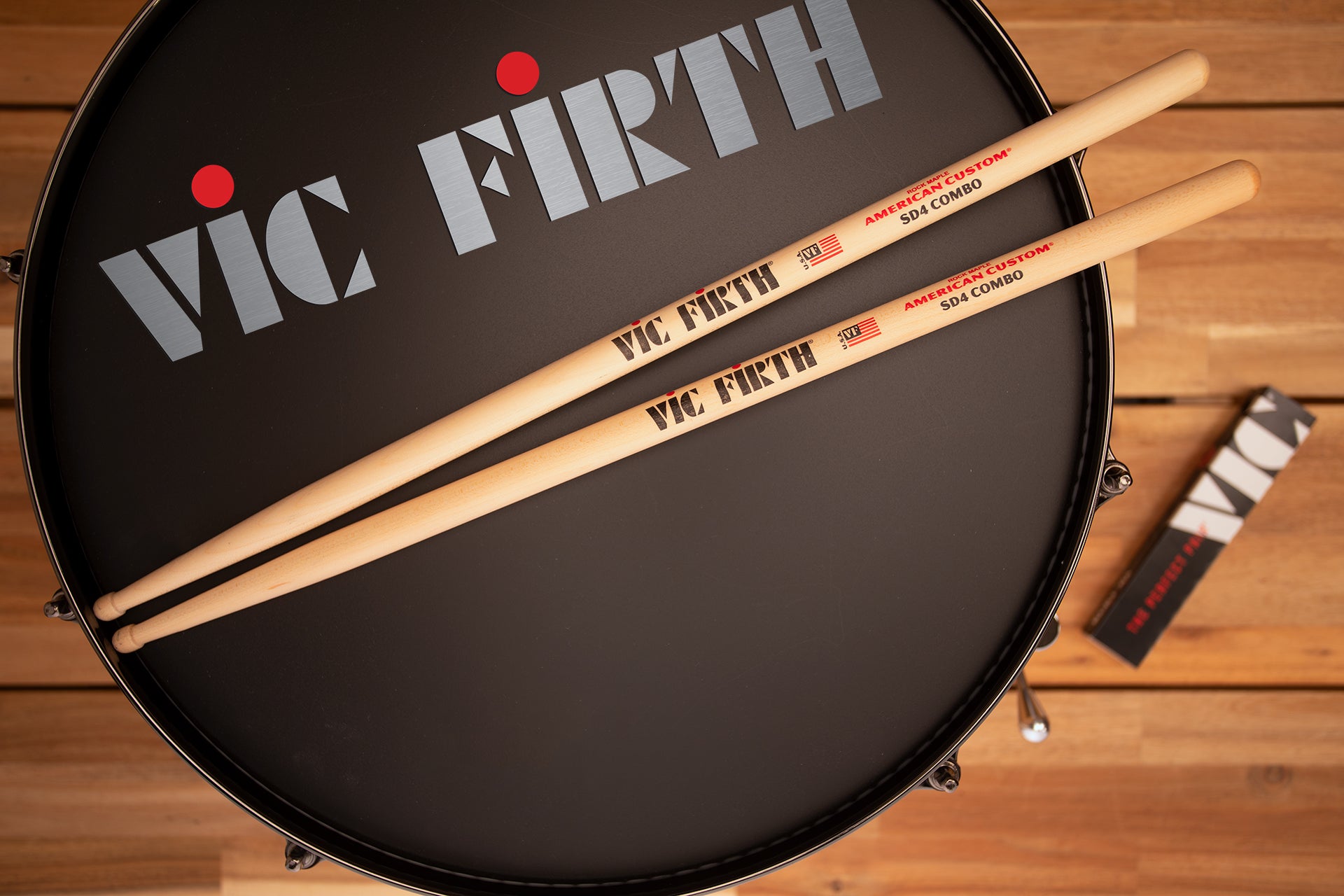 مجموعة VIC FIRTH الأمريكية المخصصة SD4مجموعة VIC FIRTH الأمريكية المخصصة SD4  